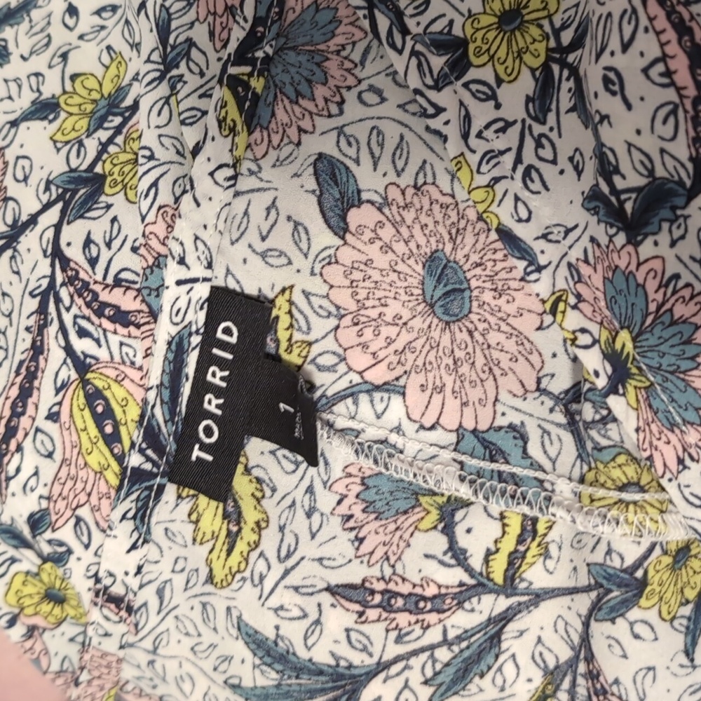 Torrid Twist Front Floral Blouse - Picture 3 of 3